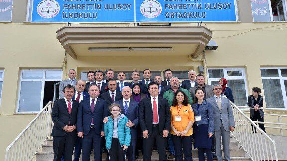 Samsun Valimiz Fahrettin ULUSOY İlkokulu/Ortaokulu Yılsonu Etkinliğine Katıldı