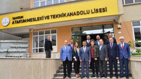 Sayın Valimiz Osman KAYMAK, Atakum Mesleki ve Teknik Anadolu Lisesi´nde İncelemelerde Bulundu
