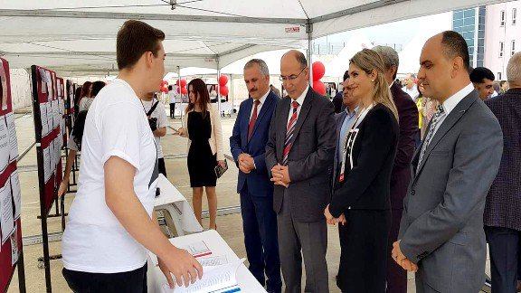 Atakum Anadolu Lisesi TÜBİTAK 4006 Proje Sergisi Açılışı Gerçekleştirildi