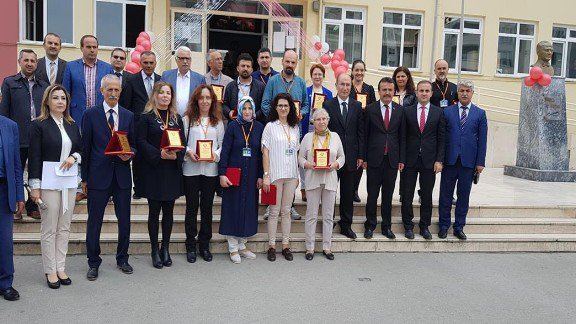 Fahrettin Ulusoy Ortaokulu TÜBİTAK 4006 Proje Sergisi Açılışı Gerçekleştirildi