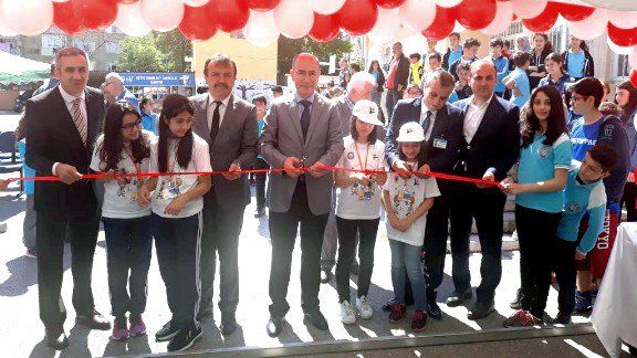 Seyfi Demirsoy Ortaokulu TÜBİTAK 4006 Proje Sergisi Açılışı Gerçekleştirildi