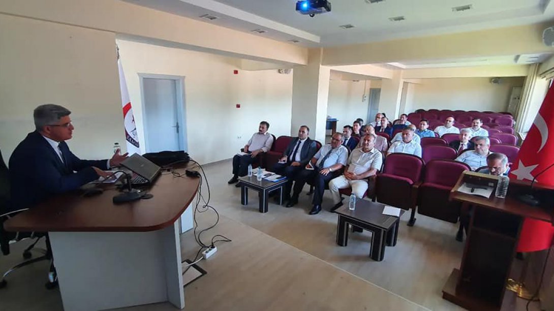 İlçe Milli Eğitim Müdürümüz Mehmet İrfan Yetik, İl Milli Eğitim Müdürümüz Sayın Dr. Murat Ağar'ın Başkanlığında Gerçekleştirilen, Taşımalı Eğitim İl Değerlendirme Toplantısına katıldı.