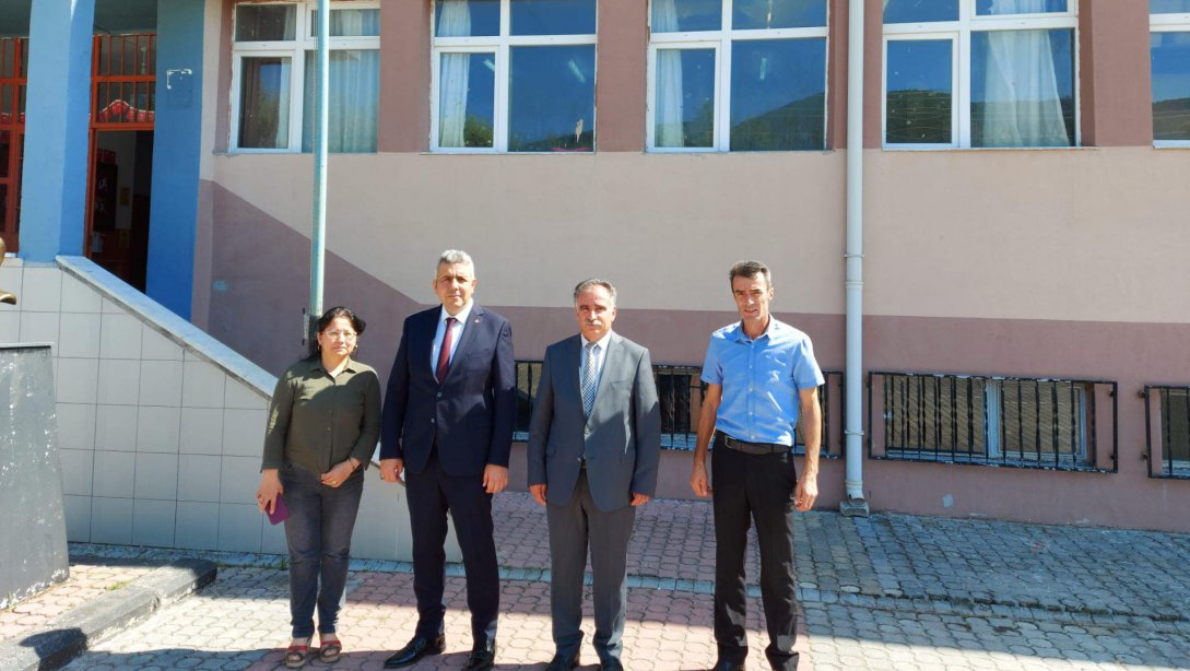 İlçe Milli Eğitim Müdürümüz Sayın Mehmet İrfan Yetik'in, İlköğretim Haftası Dolayısı ile Okul Ziyareti