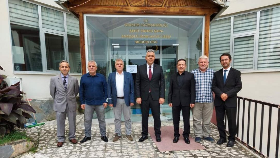İlçe Milli Eğitim Müdürümüz Sayın Mehmet İrfan Yetik Şehit Emrah Sapa Anadolu İmam Hatip Lisemizi ziyaret etti.
