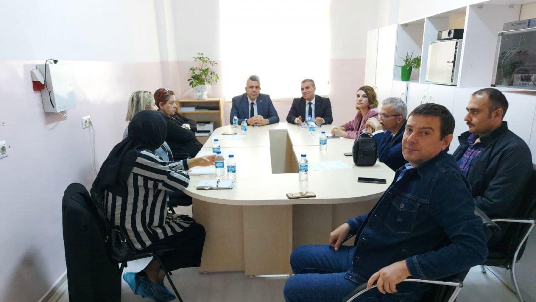 İlçe Milli Eğitim Müdürümüz Sayın Mehmet İrfan Yetik başkanlığında, Anaokulu Müdürlerimizle istişare toplantısı yapıldı.