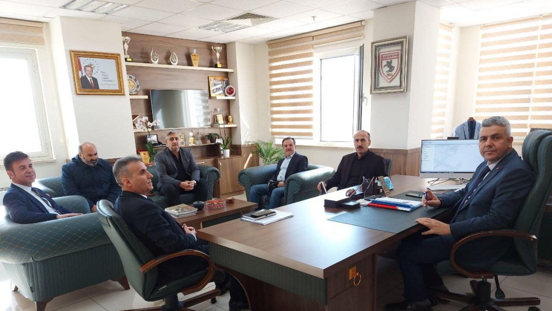 İlçe Milli Eğitim Müdürümüz Mehmet İrfan Yetik, pansiyonlu okul müdürlerimizle bir araya geldi.