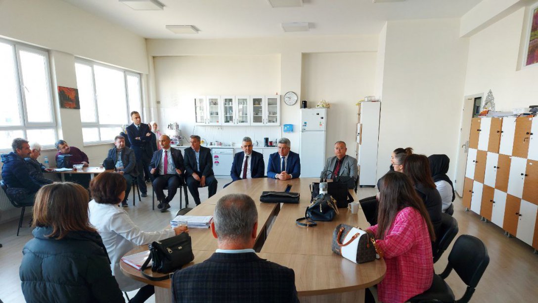 İl Milli Eğitim Müdürümüz Dr. Murat Ağar, Atakum Ortaokulu ve Seyfi Demirsoy İlkokulumuzu ziyaret etti.