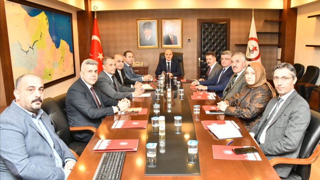 Atakum eğitim değerlendirme toplantısı, Valimiz Sayın Doç. Dr. Zülkif Dağlı'nın başkanlığında gerçekleştirildi.