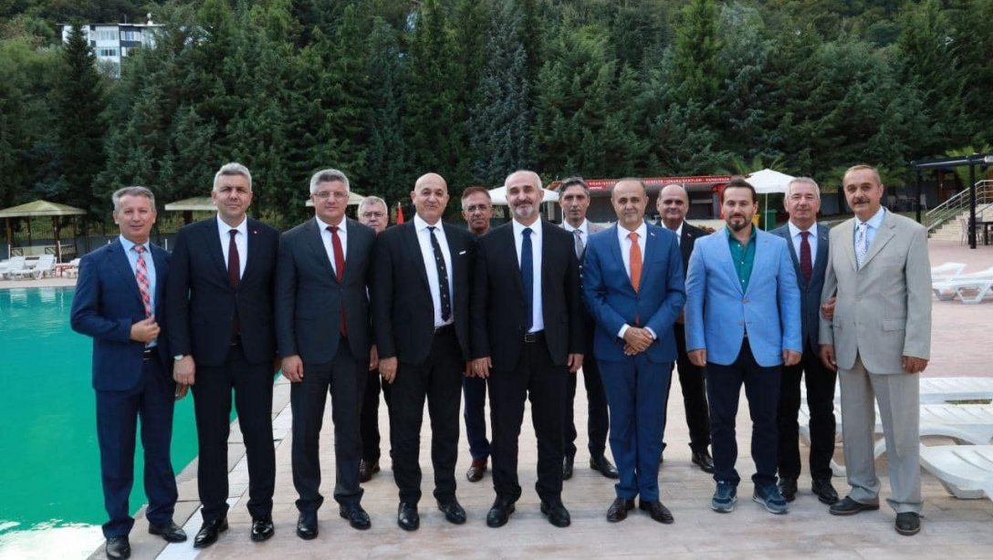 Mesleki ve Teknik Eğitim Genel Müdürümüz Ali Karagöz ve Daire Başkanımız Ercan Alpay, Altınkum Mesleki ve Teknik Anadolu Lisemizi Ziyaret Etti