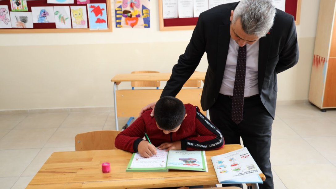İlçe Milli Eğitim Müdürümüz Mehmet İrfan Yetik, Yaşar Doğu Ortaokulumuzu Ziyaret Etti