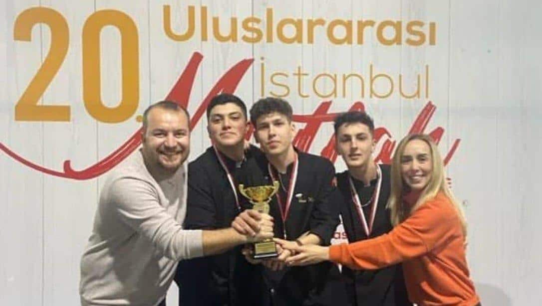 20. Uluslararası İstanbul Mutfak Günleri Festivalinde Lise düzeyi Modern Türk Mutfağı Ekip Yarışması